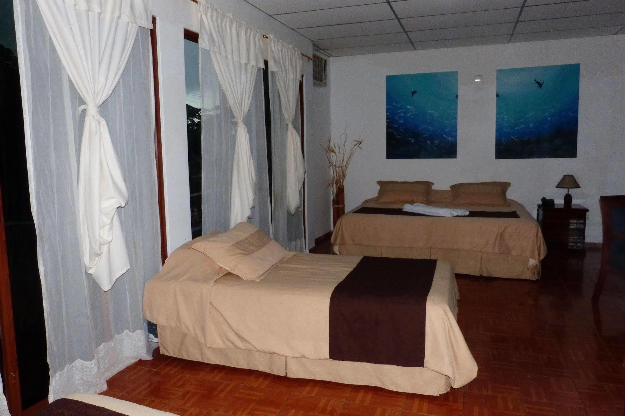 Galapagos Islands Hotel Puerto Ayora  Kültér fotó